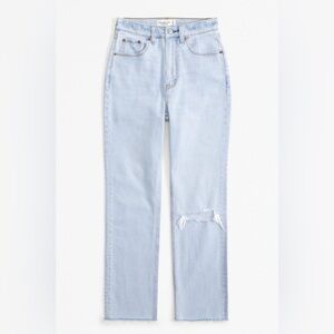 A&F Curve Love Ultra High-Rise Ankle Straight Jean in Light Destroy - Sz 28 NWT